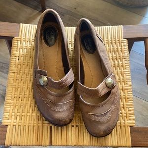 Clarks Brown Mary Jane Shoes 7-1/2W